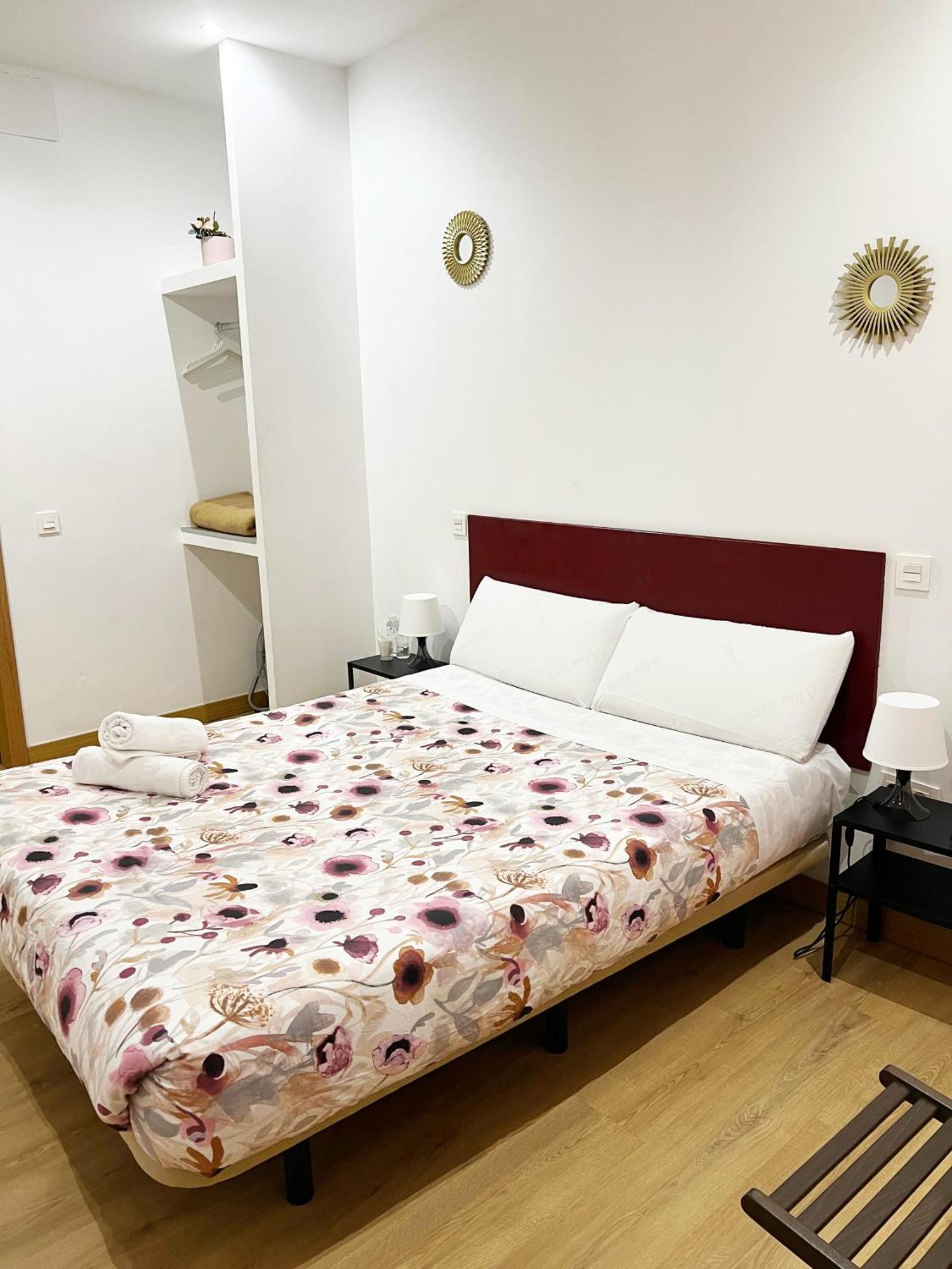 Hostal Abaaly Madrid Exterior photo