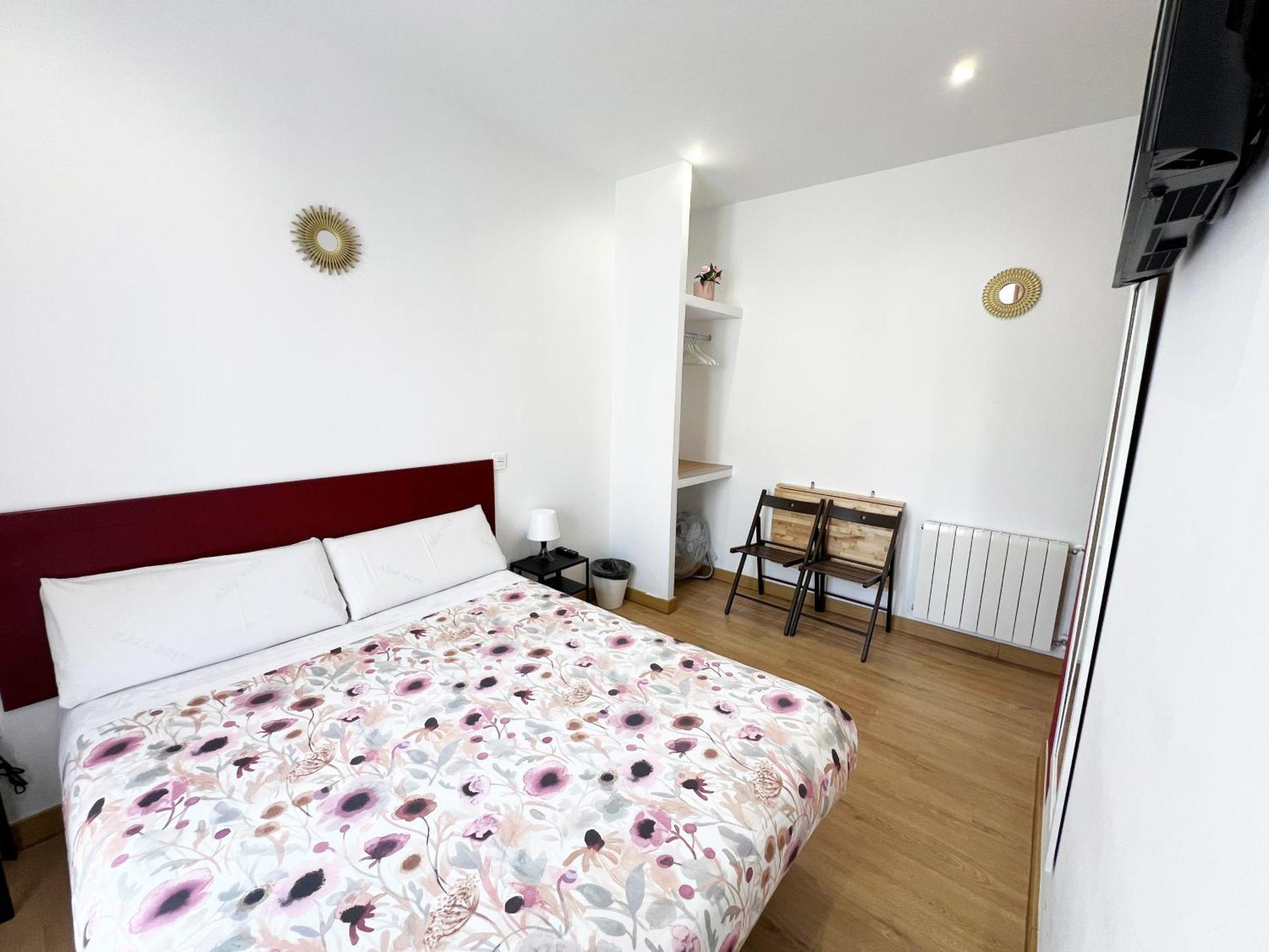 Hostal Abaaly Madrid Exterior photo
